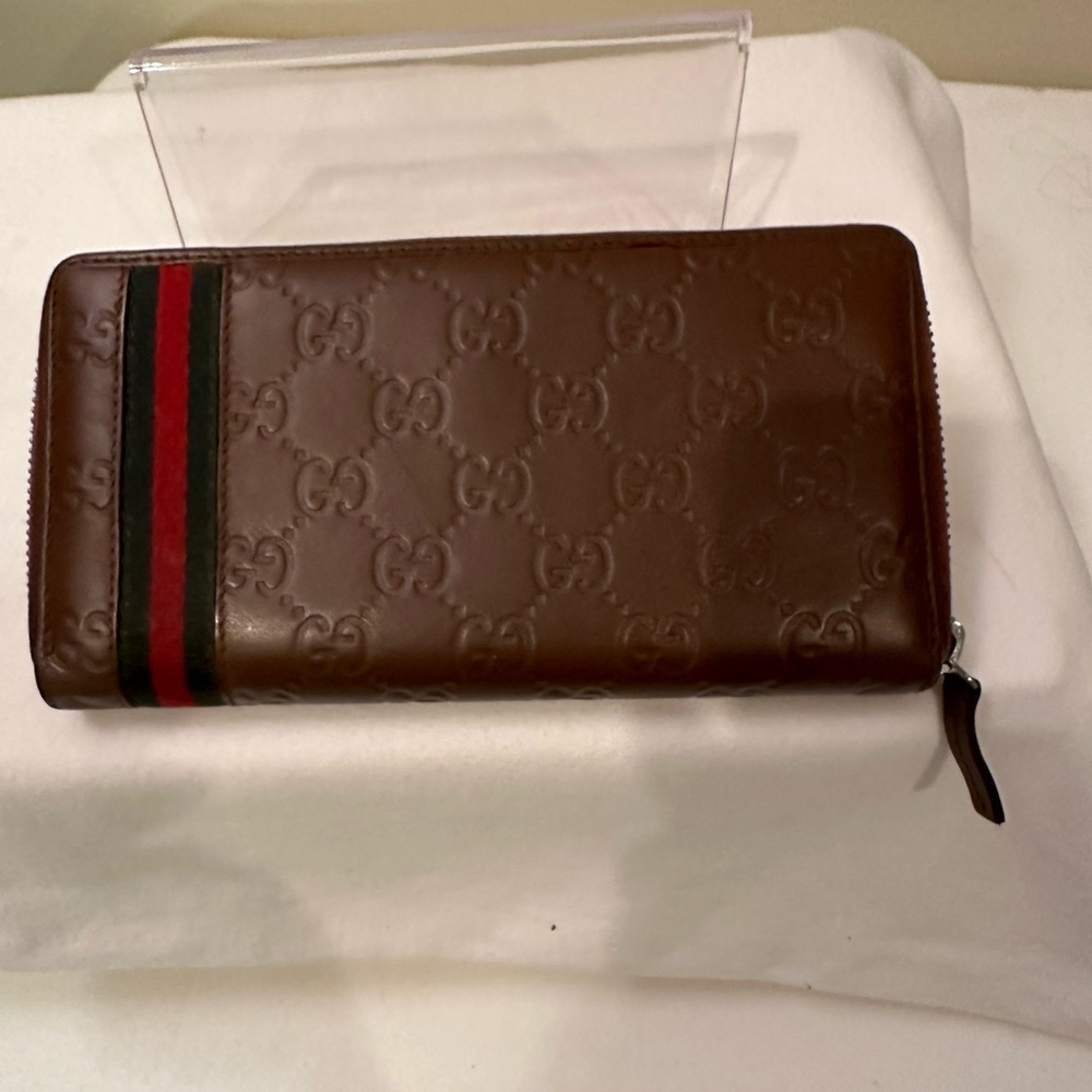 GUCCI continental brown wallet with sherry line in EUC, with COA.